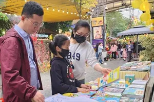 Xây dựng nền tảng pháp lý để hỗ trợ văn học phát triển