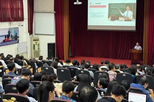 Lớp tập huấn kỹ năng ứng dụng AI dành cho công chức, viên chức đang làm việc tại SHTP