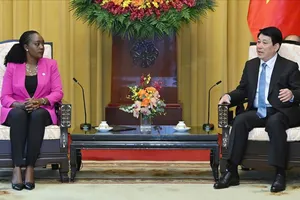 Chủ tịch nước Lương Cường tiếp Bộ trưởng Quốc phòng Kenya Soipan Tuya. Ảnh: VIẾT CHUNG