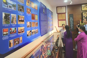 Đoàn đại biểu Thành ủy - HĐND - UBND - Ủy ban MTTQ Việt Nam TPHCM tới thăm hỏi gia đình, tri ân KTS Huỳnh Tấn Phát sáng 29-4