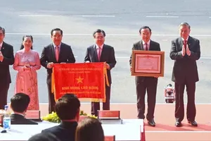 Tổng Bí thư Tô Lâm trao Danh hiệu Anh hùng Lao động đến Đảng bộ, chính quyền và nhân dân TPHCM