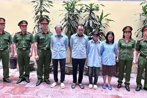 Khởi tố một Bí thư Đảng ủy phường và đồng phạm nhận hối lộ