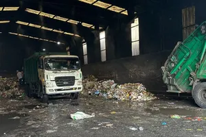 Trạm trung chuyển rác tại xã Bà Điểm, huyện Hóc Môn, TPHCM. Ảnh: Thanh Hiền