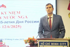 Họp mặt kỷ niệm 35 năm Quốc khánh Liên bang Nga 