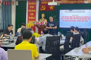 Đại diện AI Education giới thiệu về Ứng dụng AI trong dạy và học đối với người khiếm thị