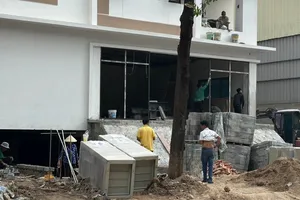 Công trình xây dựng nhà cao tầng tại hẻm đường Phan Văn Trị, phường 1, quận Gò Vấp, TPHCM