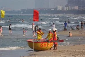 Cẩn trọng du lịch biển mùa hè
