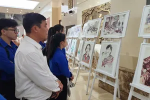 Trưng bày 78 bức ký họa gợi nhớ về ký ức chiến trường Khu V