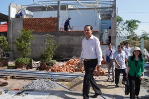 Xổ số kiến thiết Đồng Tháp hỗ trợ người dân phường Mỹ Ngãi bị thiệt hại do bão Wipha