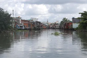 Đẩy nhanh tiến độ chỉnh trang đô thị ven kênh, rạch