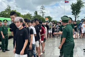 Campuchia bàn giao 85 công dân Việt Nam liên quan lừa đảo trực tuyến