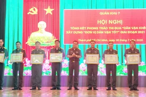 Quân khu 7 tổng kết phong trào thi đua dân vận khéo