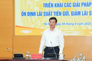 Tiếp tục hạ lãi suất cho vay để hỗ trợ tăng trưởng kinh tế