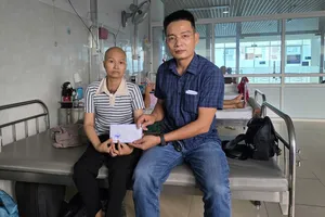 Hỗ trợ 15 triệu đồng cho người mẹ mắc bệnh ung thư