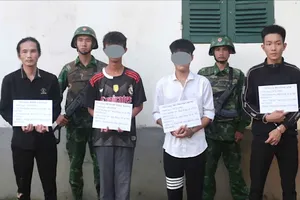 Gia Lai: Bắt quả tang 2 thanh niên vận chuyển ma túy đá