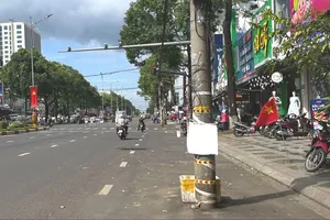 Trụ điện dưới lòng đường