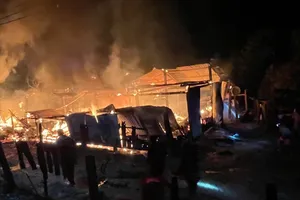 Quảng Ngãi: Cháy nhà dân trong đêm, một người tử vong