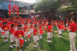 Học sinh Trường Mầm non Thành phố (TPHCM) trong Ngày hội 50 năm phát triển bậc học mầm non 