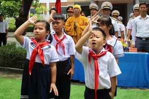 Ấm áp lễ khai giảng năm học mới trên quần đảo Trường Sa