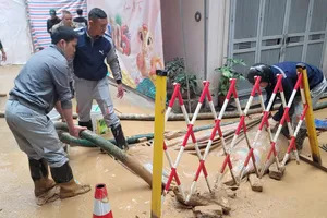 Bùn đất lại phun trào vào khu dân cư do thi công metro Nhổn - Ga Hà Nội