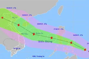 Bão Bualoi cấp 12 đang tiến nhanh vào Biển Đông