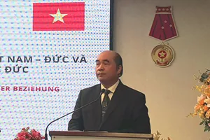 Họp mặt kỷ niệm 35 năm Ngày thống nhất nước Đức 