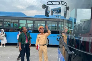 Hàng trăm xe buýt lắp gương cầu lồi quan sát “điểm mù” 