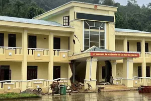 Đà Nẵng: Kết cấu trụ sở UBND xã Hùng Sơn bị xô lệch, tiềm ẩn nguy cơ đổ sập