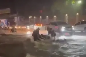 Đồng Nai: Nhiều tuyến đường ngập sâu sau mưa lớn