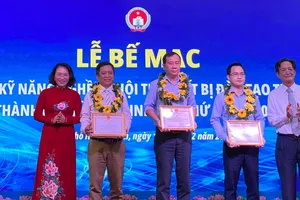 Trao giải thi kỹ năng nghề và thiết bị đào tạo tự làm