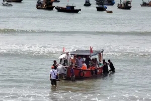 Tàu thuyền chở khách du lịch mất an toàn