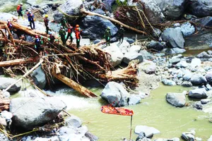 Nan giải bài toán “sống chung với lụt”