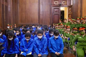 Tuyên án 100 bị cáo trong vụ làm giả hơn 220.600 phiếu kiểm nghiệm