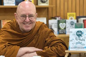 Thiền sư Ajahn Brahm giao lưu với bạn đọc Việt Nam tại Đường sách TPHCM