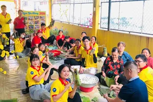 Giữ nhau bằng những điều tử tế