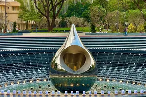 Biểu tượng "Giọt nước", điểm nhấn của công viên. Ảnh: HOÀNG HÙNG