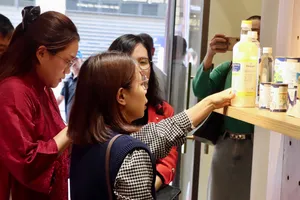 Khai mạc không gian trưng bày, livestream “Sức sống hàng Việt”