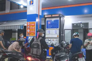 Một trạm xăng trên đường Trưng Nữ Vương, phường Hòa Cường, TP Đà Nẵng. Ảnh: THANH ÁI