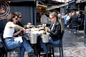 Bùng nổ ngành công nghiệp thức ăn nhanh tại Pháp