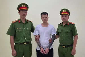 Truy tố 2 TikToker đăng clip phá hoại khối đại đoàn kết