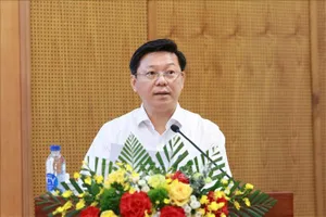 Đồng chí Trần Thanh Lâm, Ủy viên Trung ương Đảng, Phó Trưởng Ban Tuyên giáo và Dân vận Trung ương phát biểu chỉ đạo hội nghị. Ảnh: TTXVN