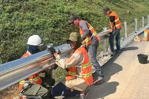 Mới đầu mùa nắng nóng, miền Trung như "chảo lửa"