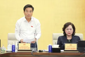 Phó Chủ tịch Quốc hội Nguyễn Doãn Anh điều hành nội dung thảo luận 