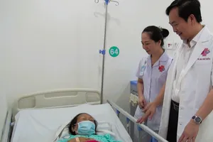 Cứu sống người bệnh bị xuất huyết ruột non nặng, máu chảy ồ ạt