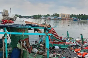 An Giang: Nổ tàu cá, 5 người bị thương