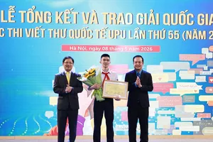 Câu chuyện giữa 2 robot đoạt giải nhất quốc gia Viết thư quốc tế UPU lần thứ 55