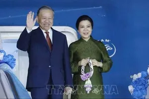 Tổng Bí thư, Chủ tịch nước Tô Lâm và Phu nhân lên đường thăm cấp Nhà nước Cộng hòa Singapore