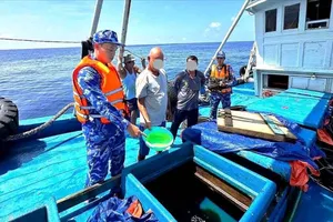 Tạm giữ tàu vận chuyển trái phép trên 150.000 lít dầu D.O trên vùng biển Tây Nam