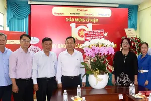 Đoàn đại biểu TPHCM thăm, chúc mừng cơ quan báo chí 
