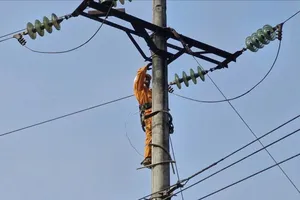 Hà Nội: Nhu cầu điện tăng cao do nắng nóng, hoãn cắt điện theo kế hoạch